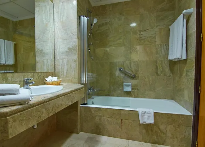 Cheap hotels Don Curro